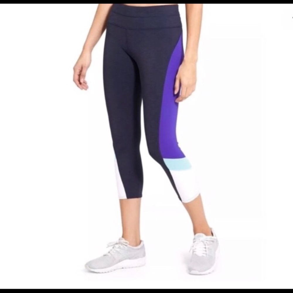 Athleta Navy colorblock sonar Capri leggings